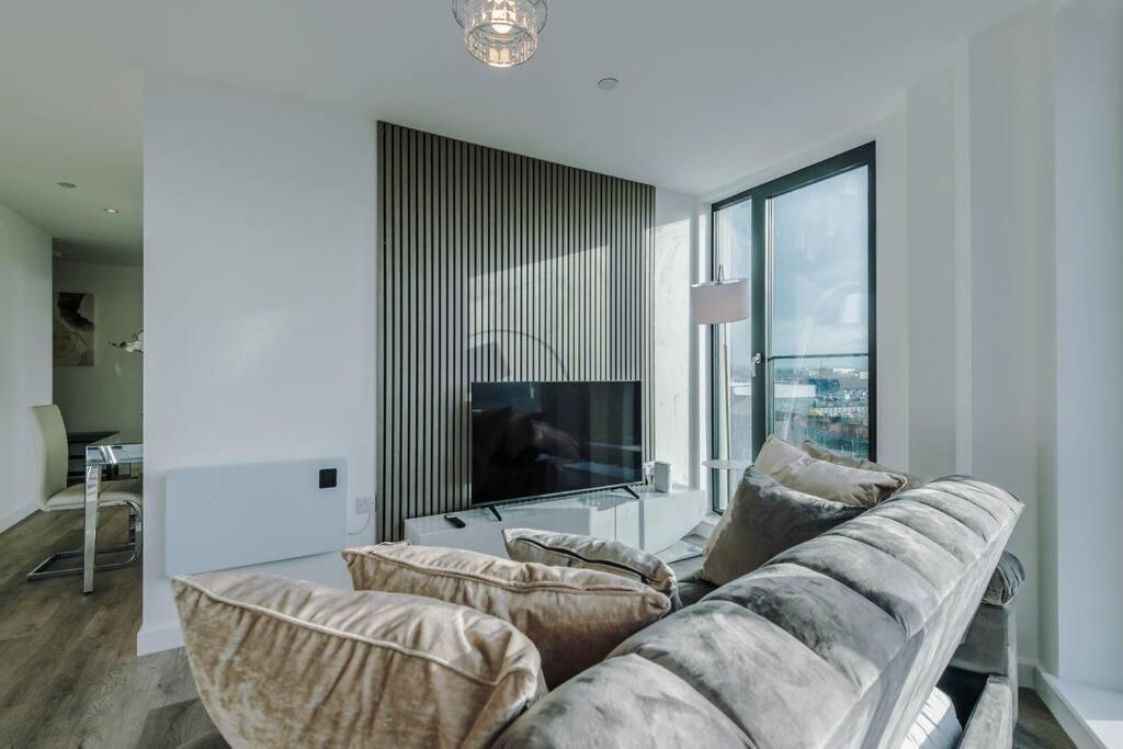 Stunning 2-Bed Premium Apartment - Free Wi-Fi Престон Екстер'єр фото